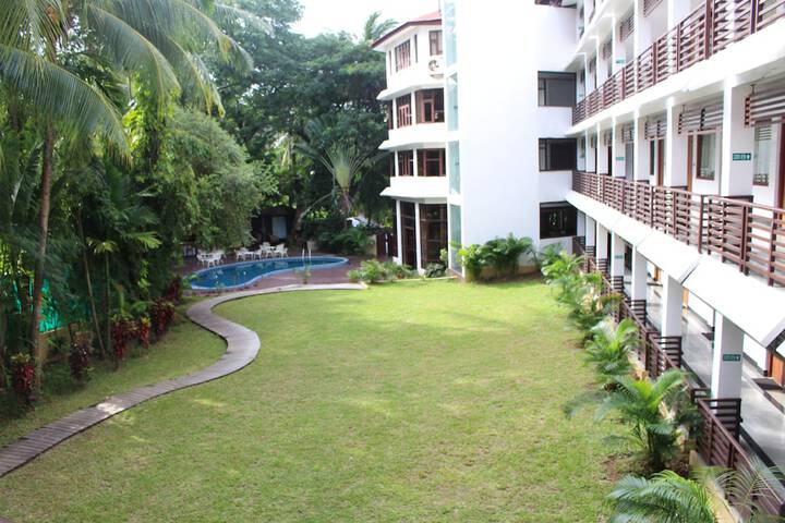 Hotel Exterior 33 of 33