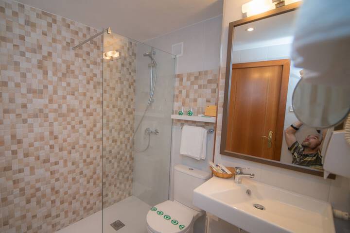 Room 42 of 69