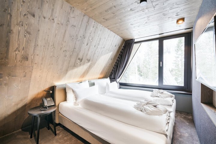 Room 21 of 158