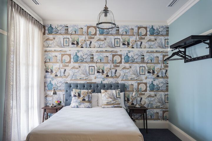 Room 4 of 36