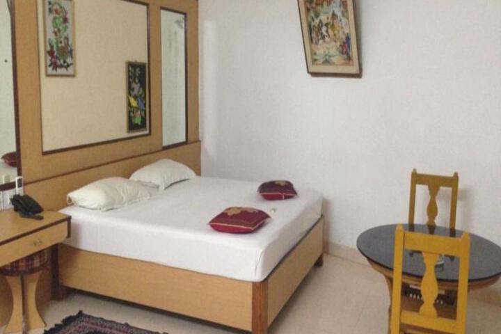 Room 1 of 5