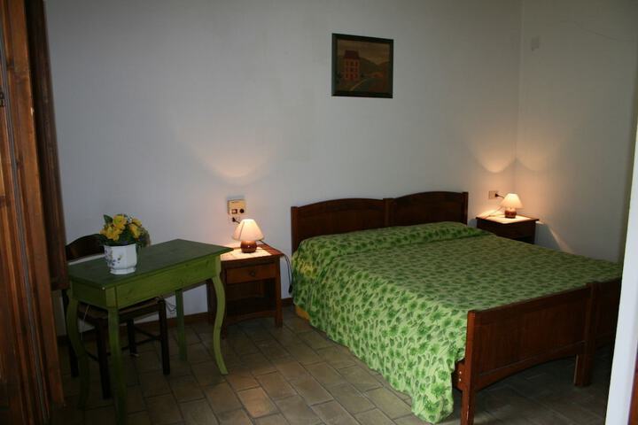 Room 4 of 15