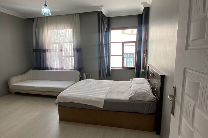 Room 4 of 24
