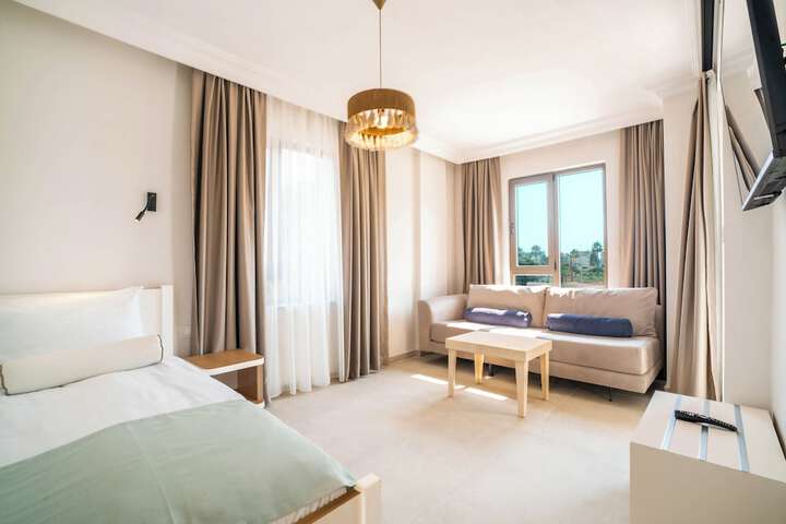 Room 18 of 185