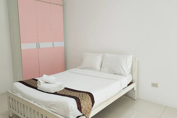 Room 9 of 38