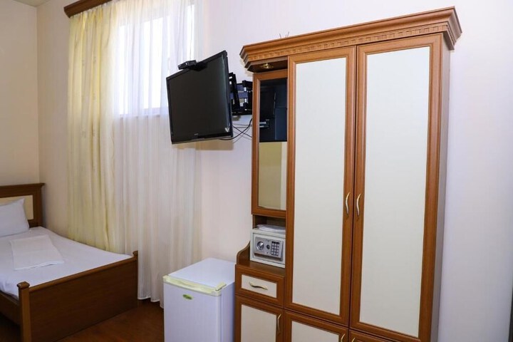 Room 80 of 123