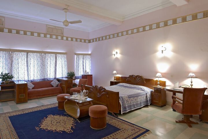 Room 10 of 63