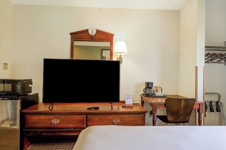 1 King Bed (11 of 18)