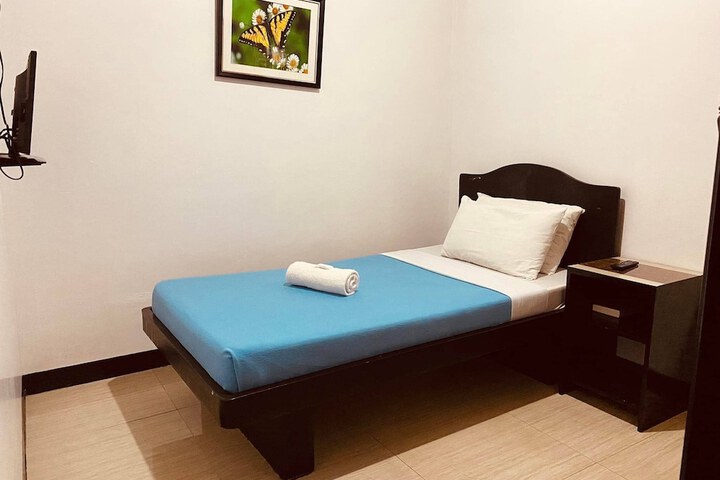 Room 2 of 7