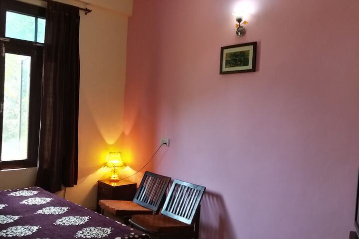 Room 6 of 15