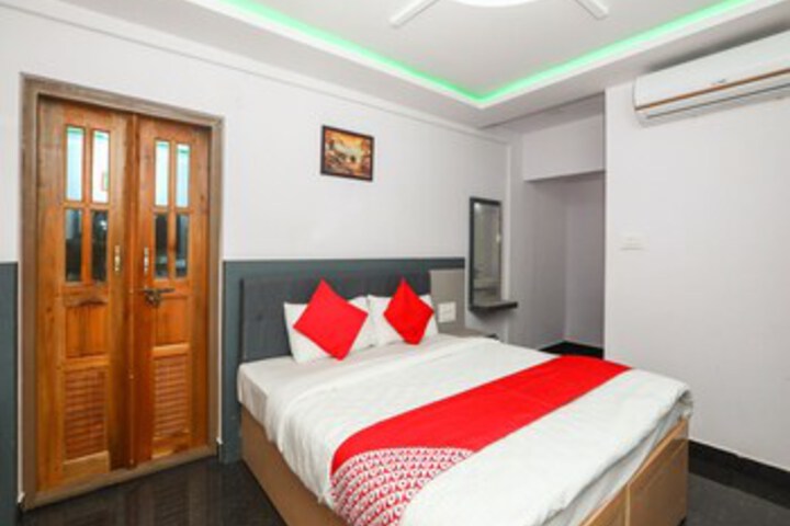 OYO 15802 Sri Durga Hotel Hill View