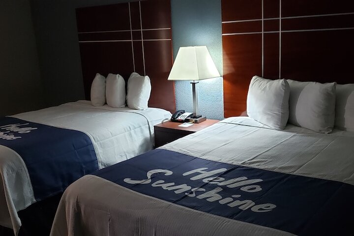 2 Double Beds (7 of 12)