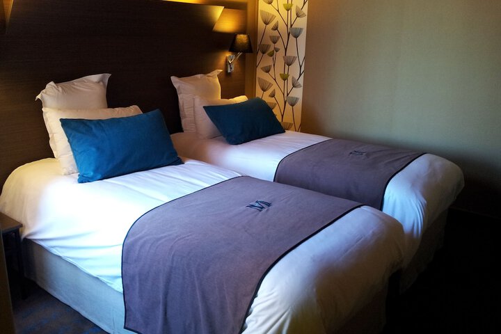 Room 8 of 32