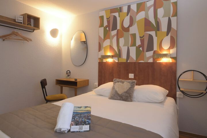 Room 47 of 102