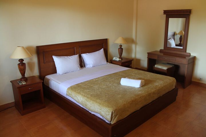 Room 16 of 40