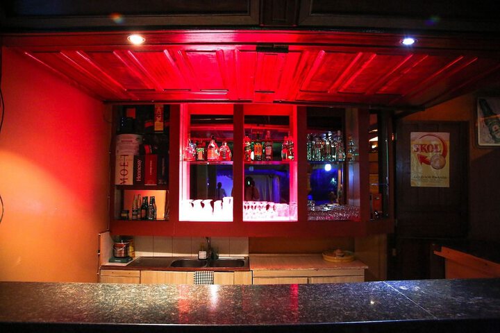 Lounge 74 of 105