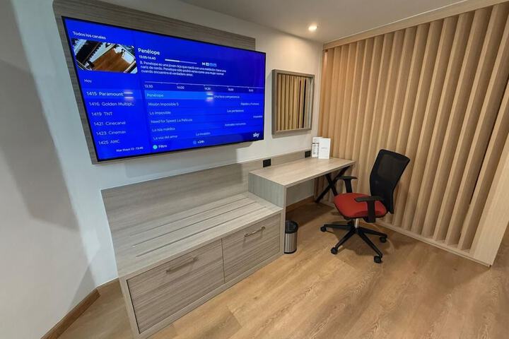 Room 5 of 18