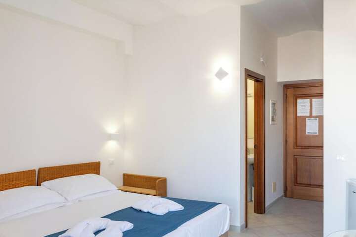 Room 5 of 45