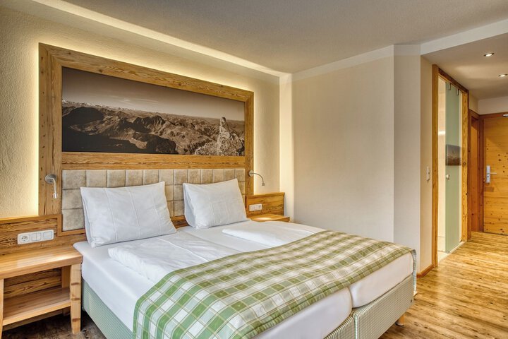 Room 16 of 171