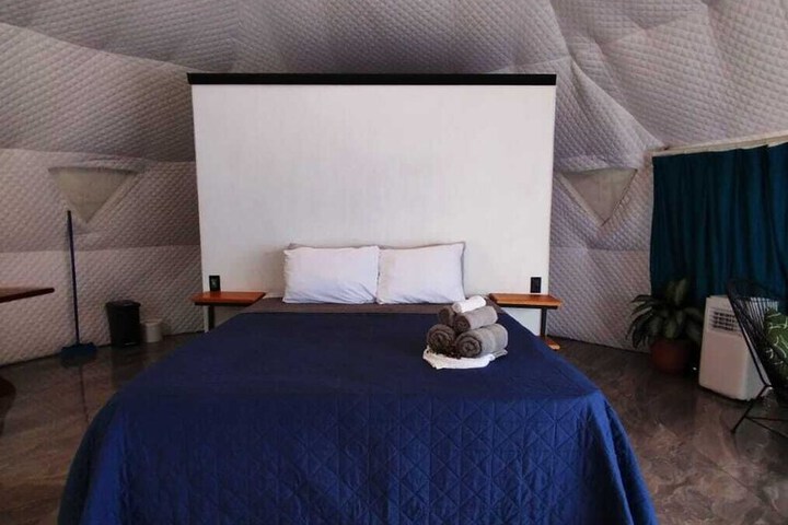 Room 2 of 12