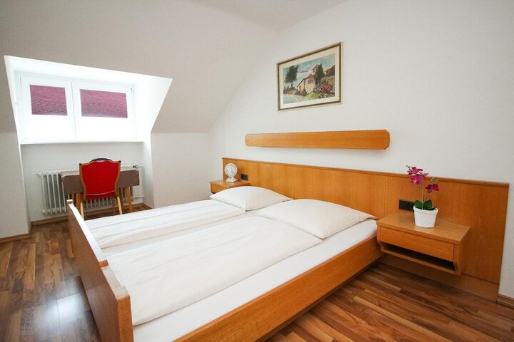 Room 25 of 62