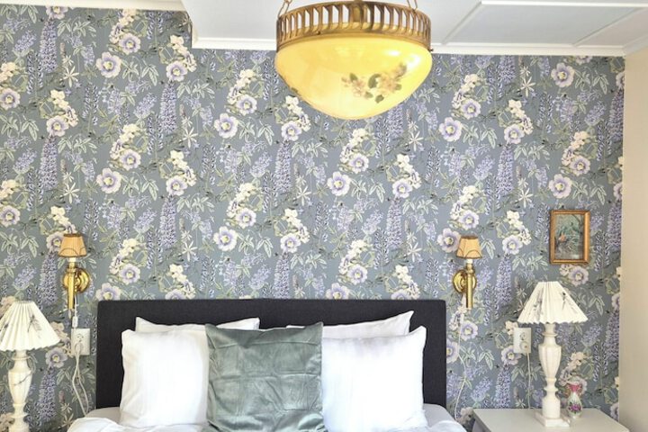 Room 27 of 68