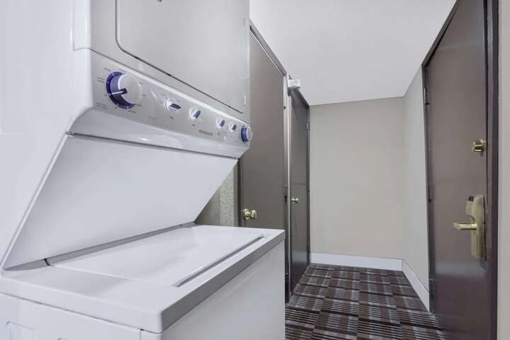 Room 10 of 11