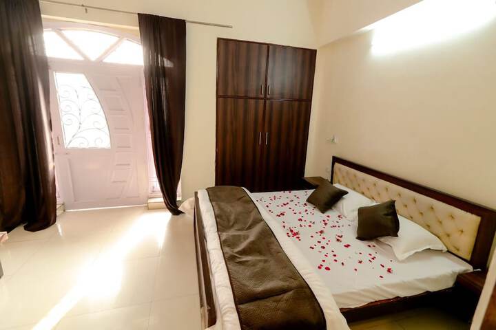 Room 16 of 23