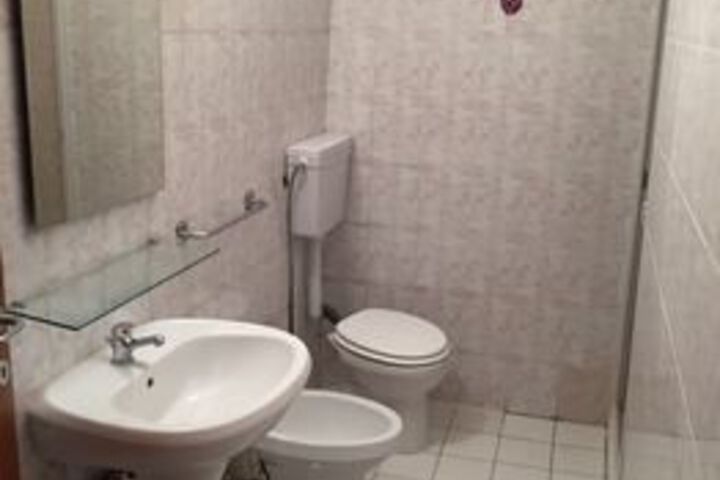 Room 7 of 48