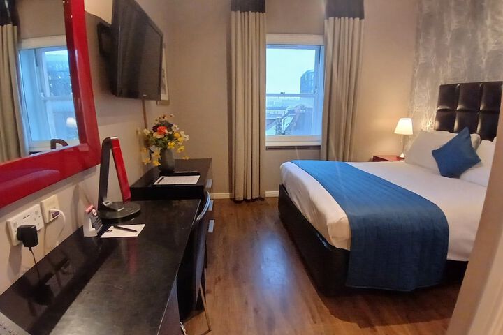 Room 51 of 182