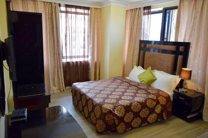 Room 3 of 27