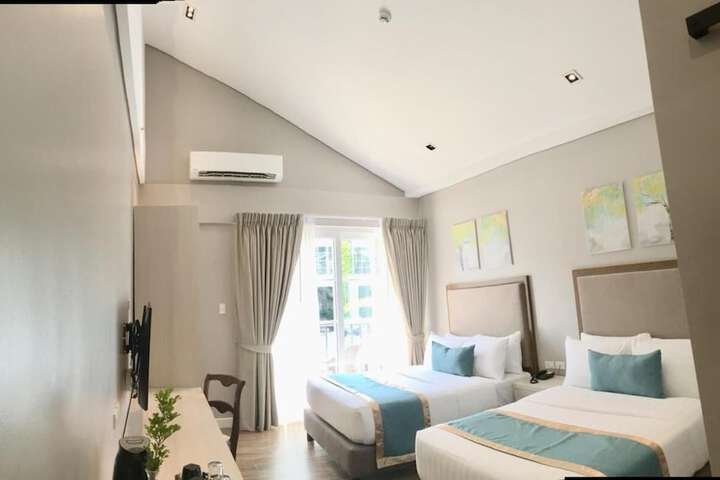 Room 12 of 26