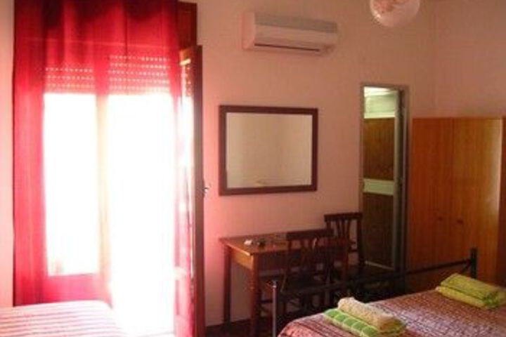 Room 17 of 30