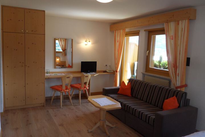 Room 10 of 48