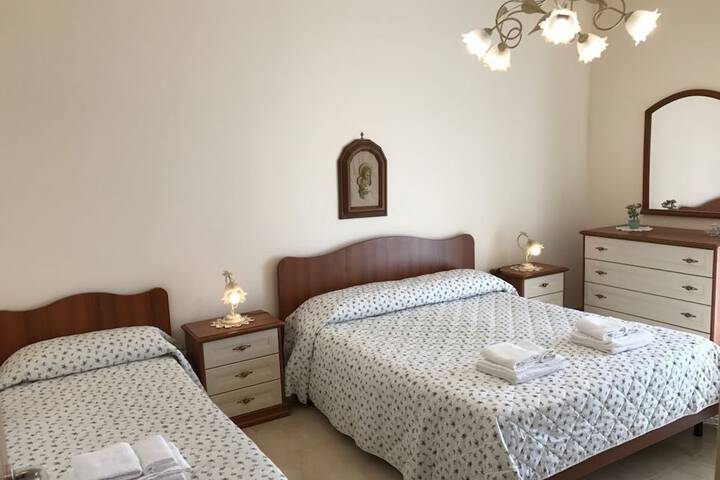 Room 21 of 240