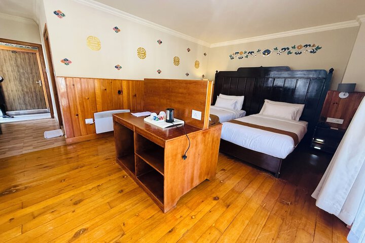Room 7 of 16