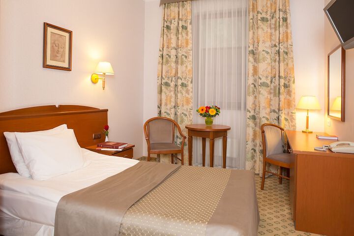 Room 8 of 56