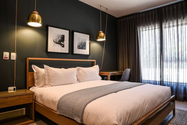 Room 4 of 38