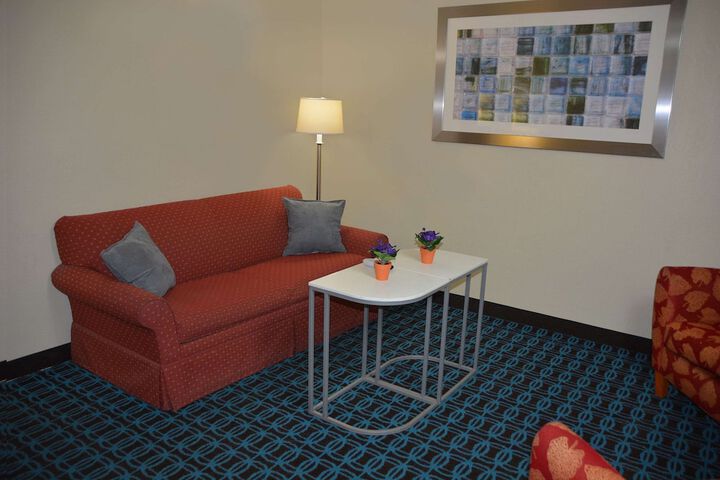 1 King Bed Suite (2 of 12)