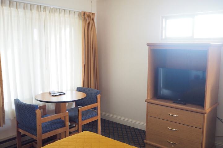 Room 9 of 25
