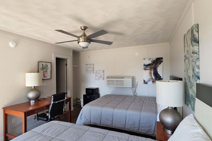 Room 4 of 14
