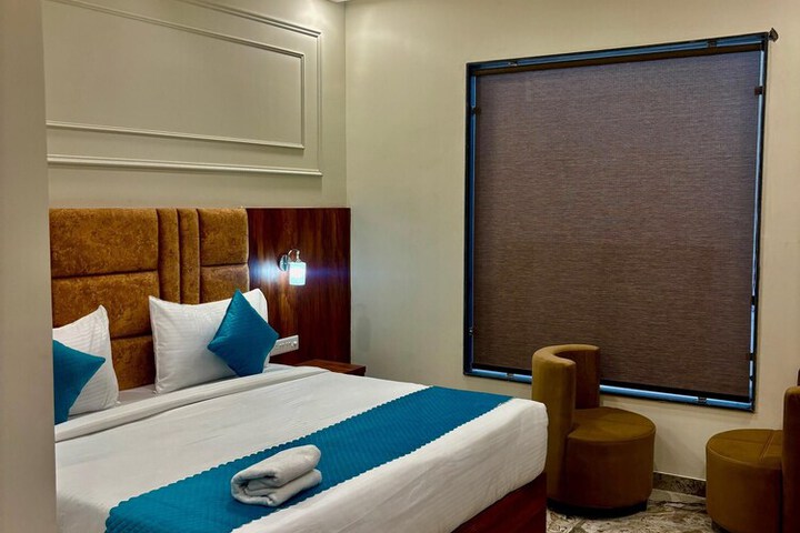 Room 3 of 17