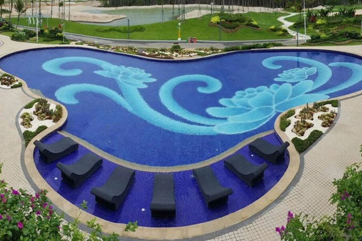 Pool 17 of 28