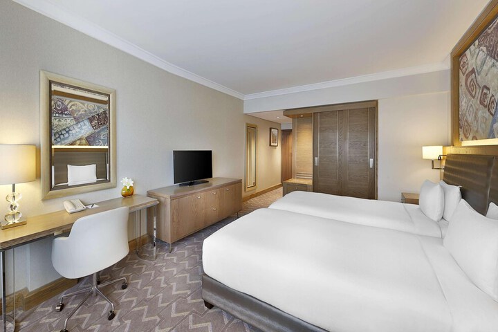 Room 35 of 117