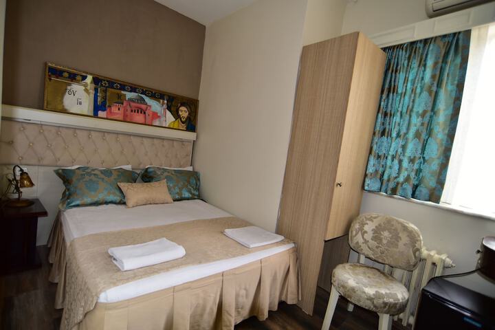 Room 6 of 38