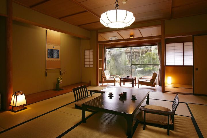 Room 4 of 42