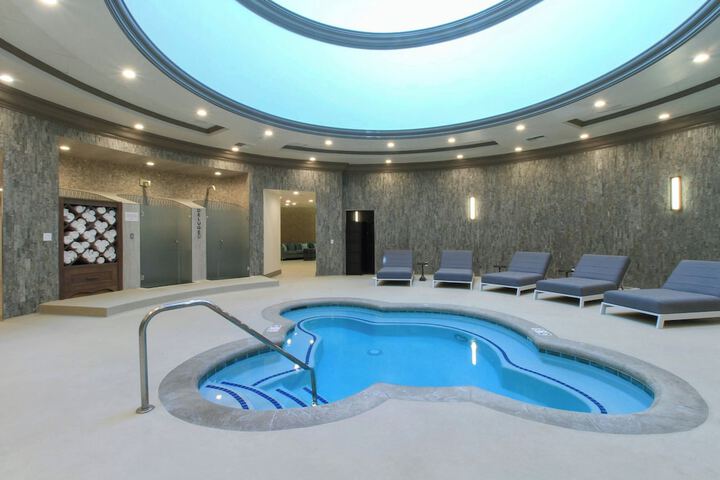 Pool 51 of 192