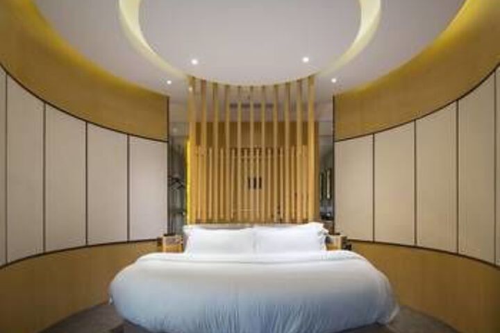 Room 5 of 7
