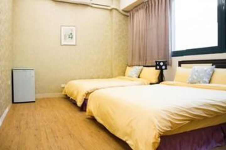 Room 9 of 20