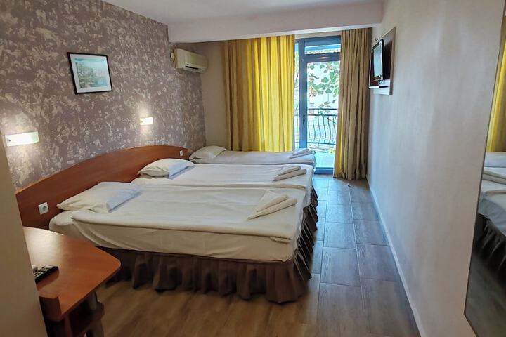 Room 7 of 13